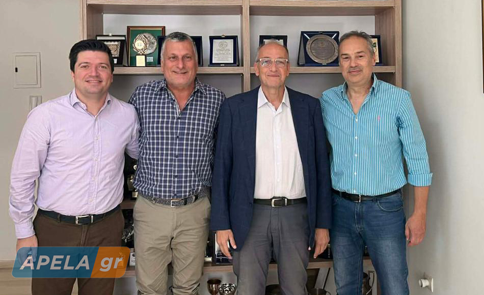 Η ηγεσία της ΕΟΚ με το προεδρείο του Σπαρτιατικού Γυμναστικού Συλλόγου
